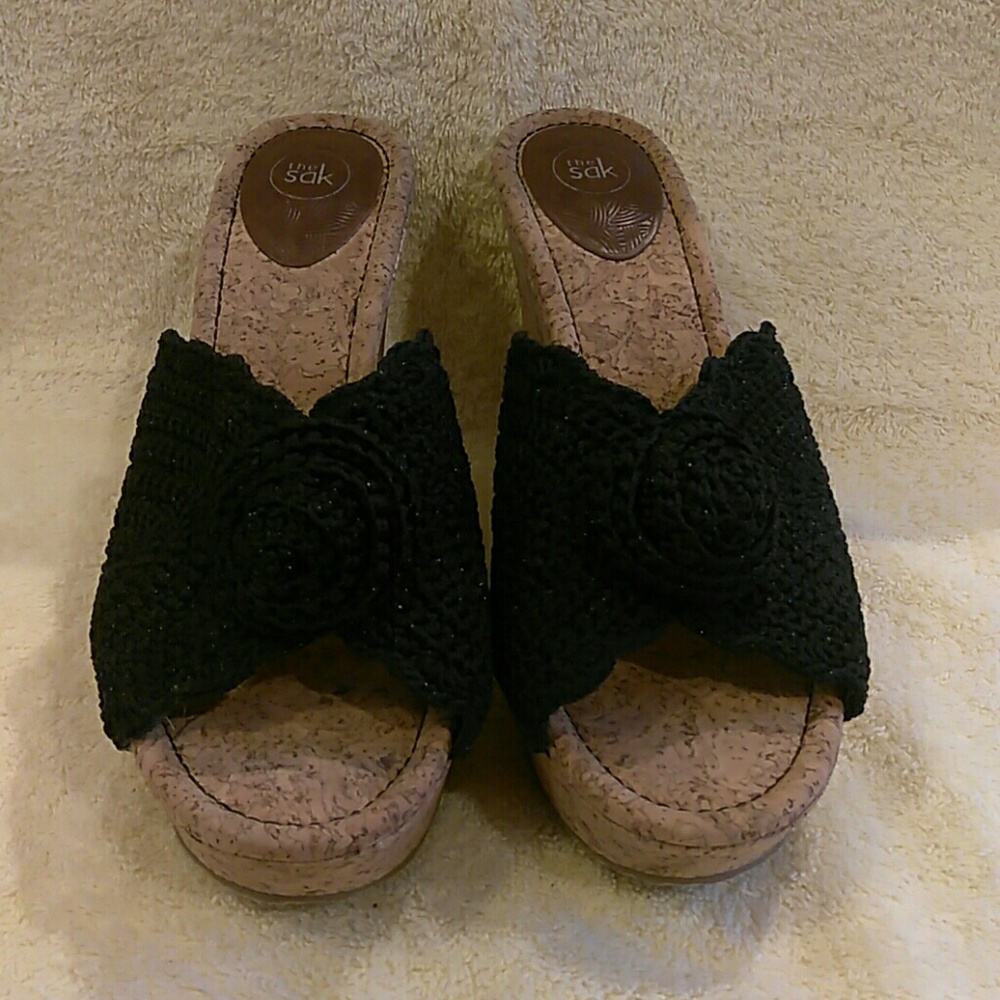 Black and cork wedges